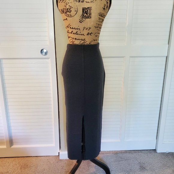 Like New Benetton Classic Merino Wool Long Skirt 36 inches long - Picture 2 of 3